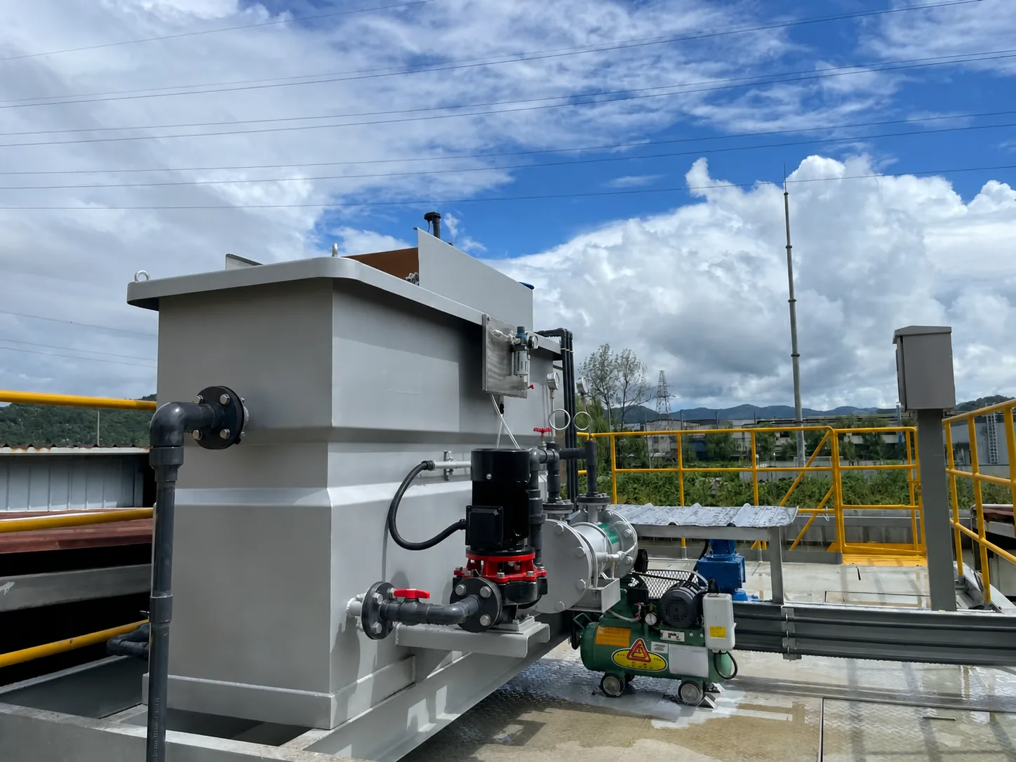 Outdoor DAF package