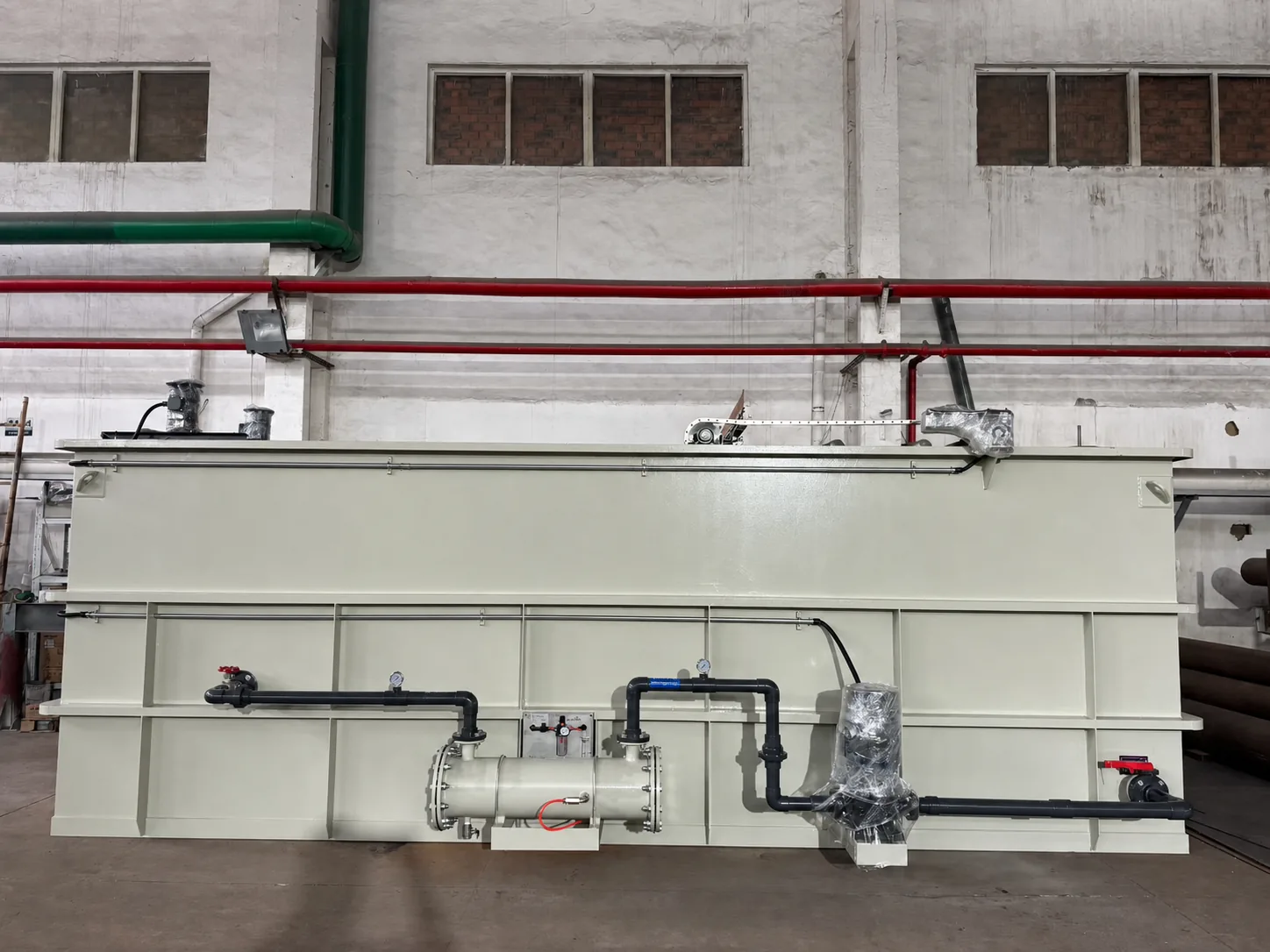 DAF unit workshop side view