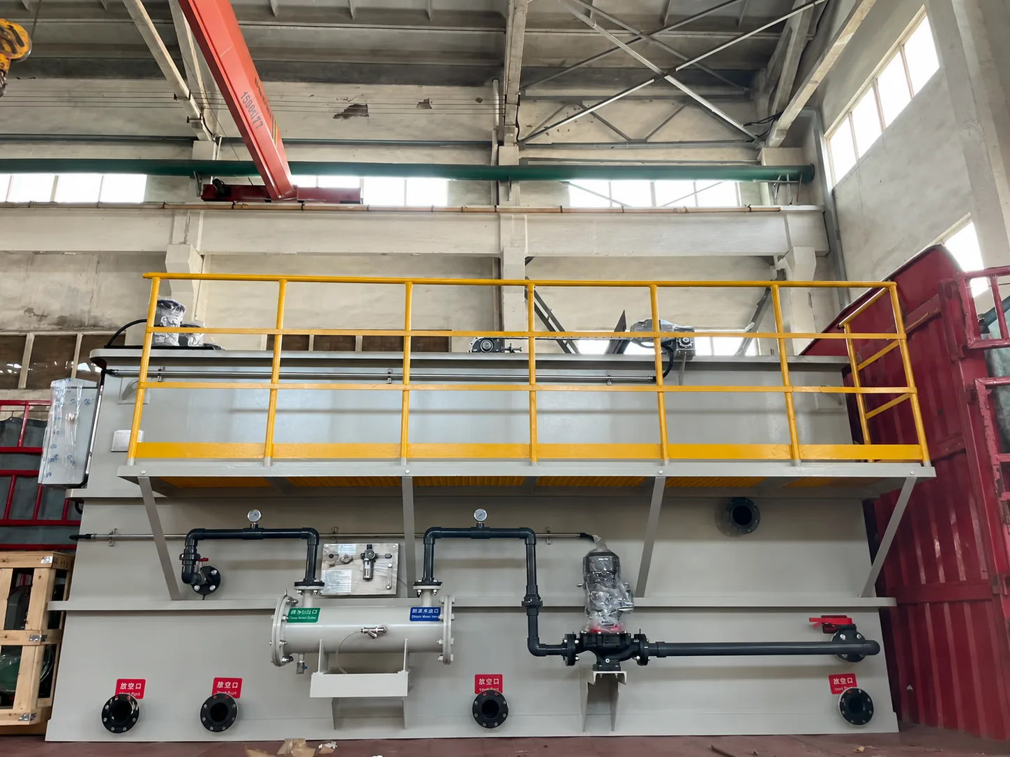 Rectangular DAF unit with access platform
