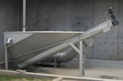 Installed sand-water separator, side view