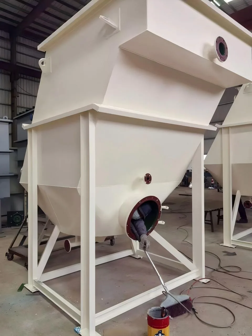 Lamella clarifier workshop close-up